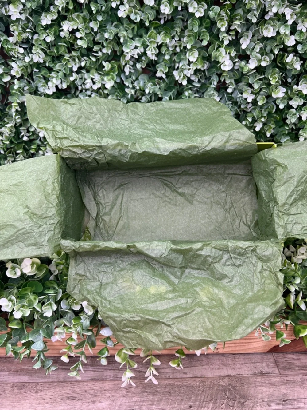 Tory Burch Green Shoe Box / Tissue Paper
